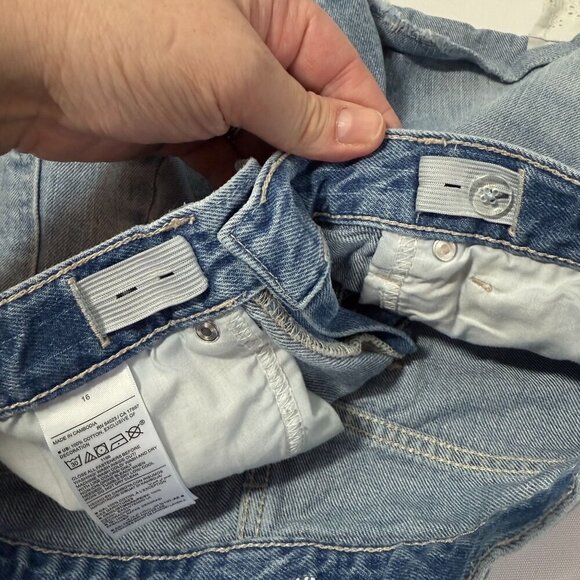 Old Navy Girls High Rise Light Wash Lace Trim Jean Shorts 16 Adjustable Waist - Picture 8 of 9